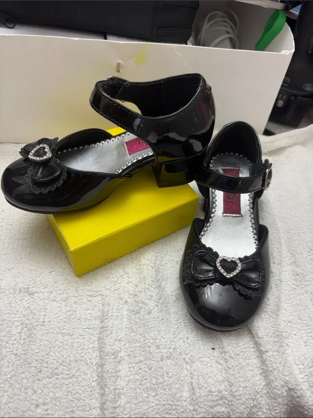 Girls Black Patent Mary Jane Dress Shoes with Heart Bow